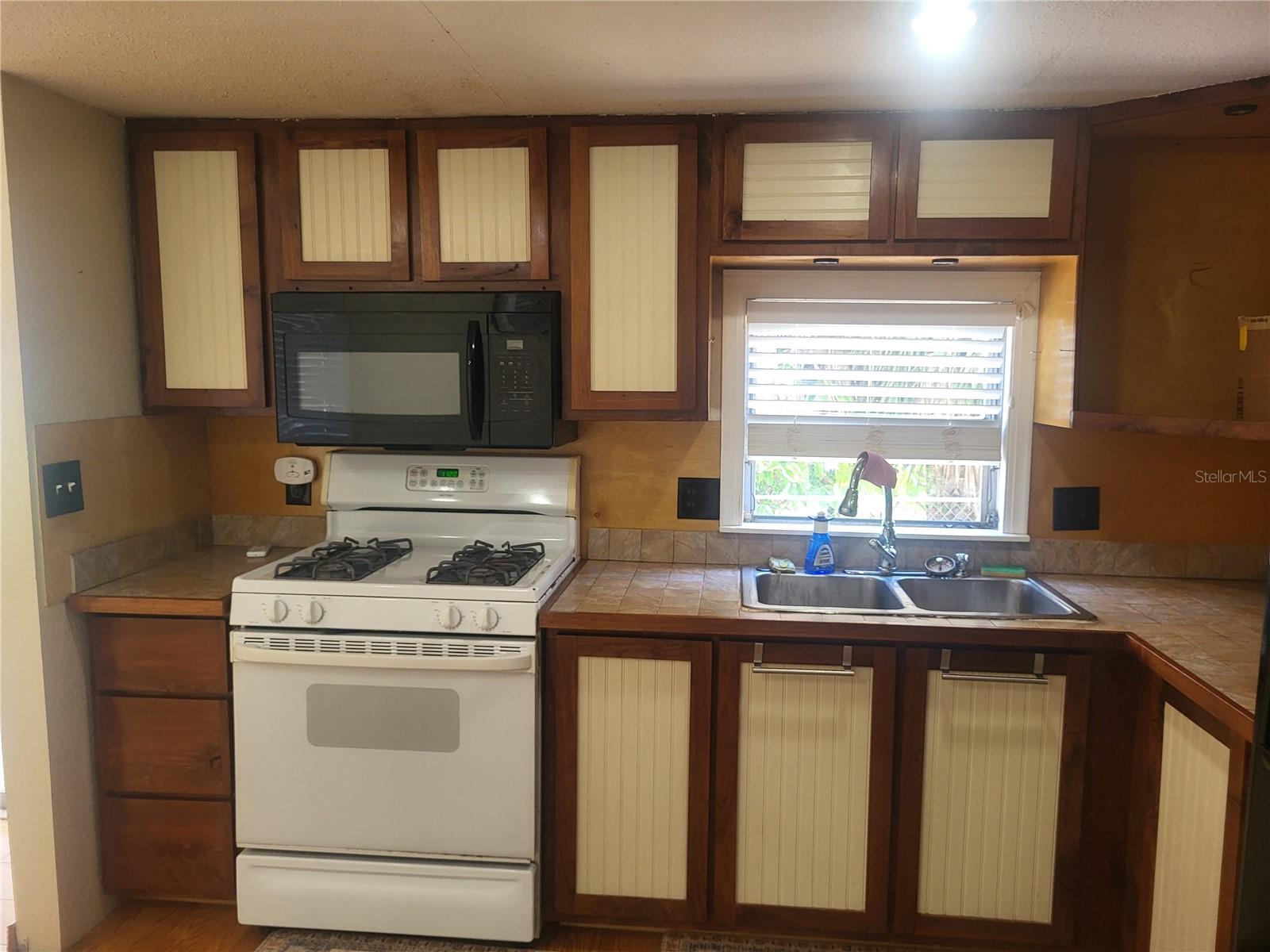 HOLIDAY VILLAGE CO-OP M/H UNREC - Residential