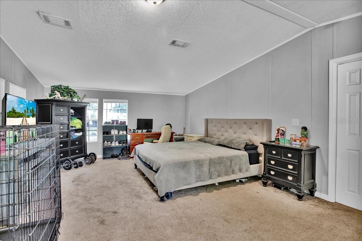 10404 HAWK COURT