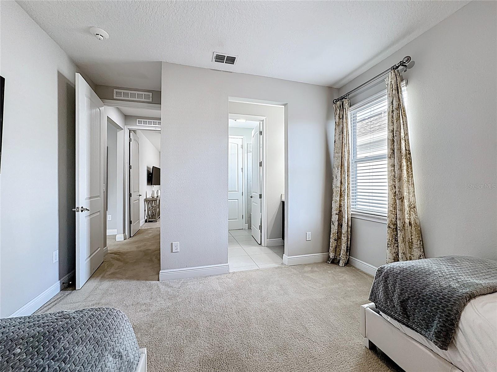 REUNION WEST PH 2 EAST - Residential Lease