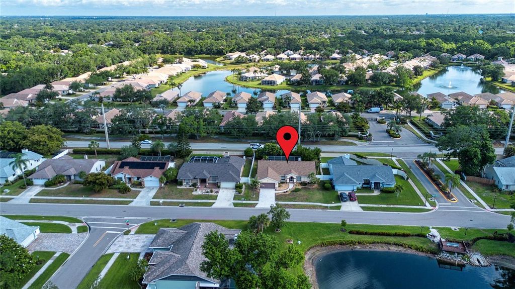 Photo of 4403 Diamond Circle N, Sarasota, FL 34233 (MLS # A4693112)