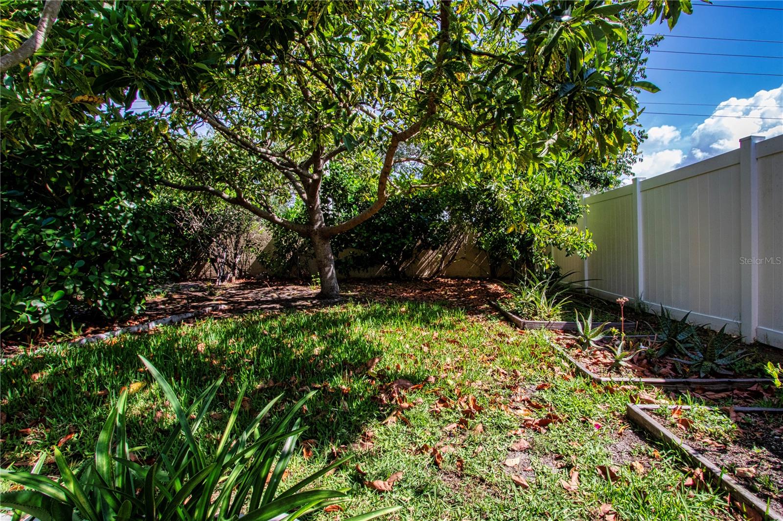 EMERALD GARDENS - Residential