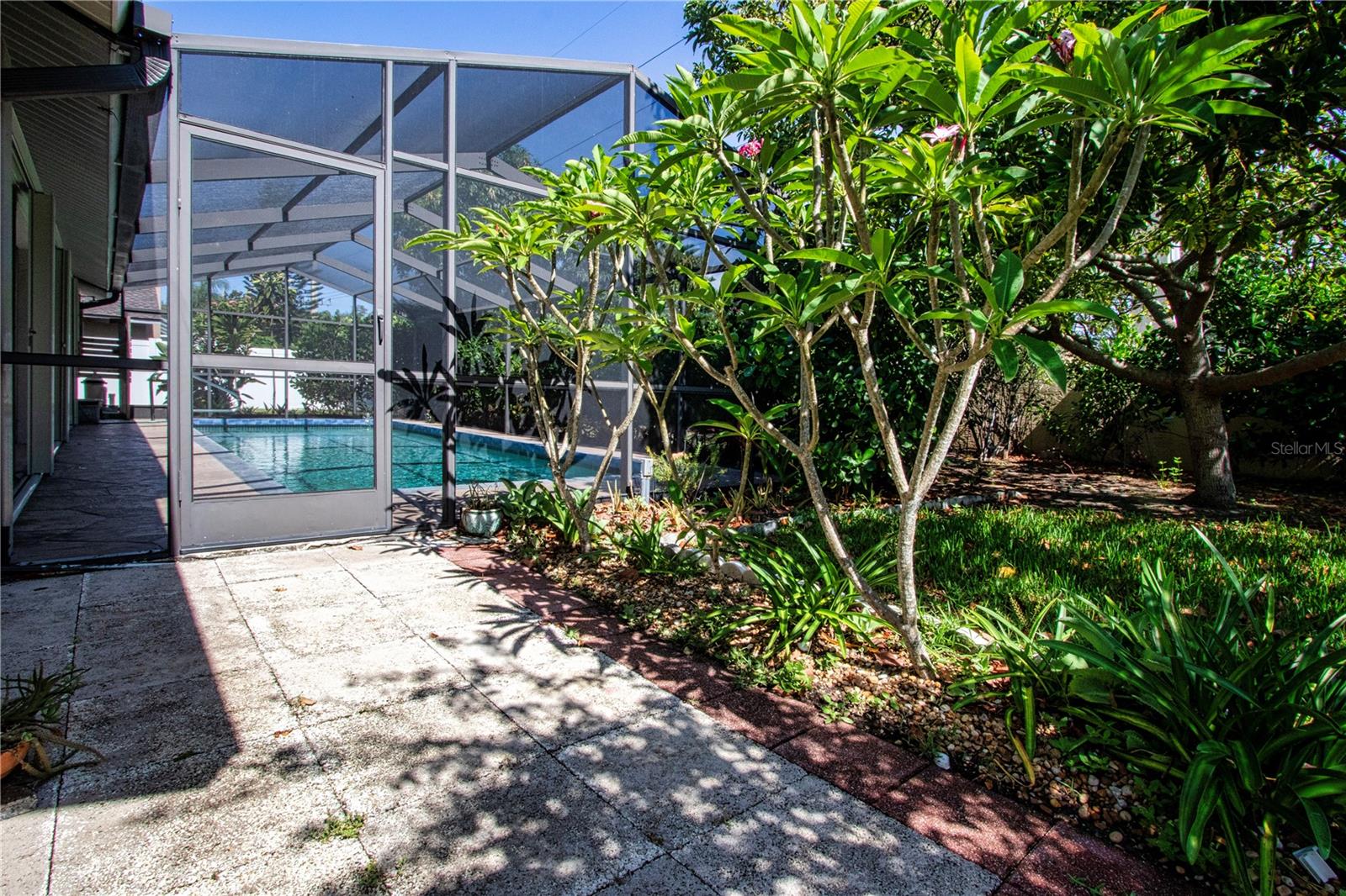 EMERALD GARDENS - Residential