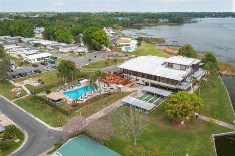 A home in LAKELAND