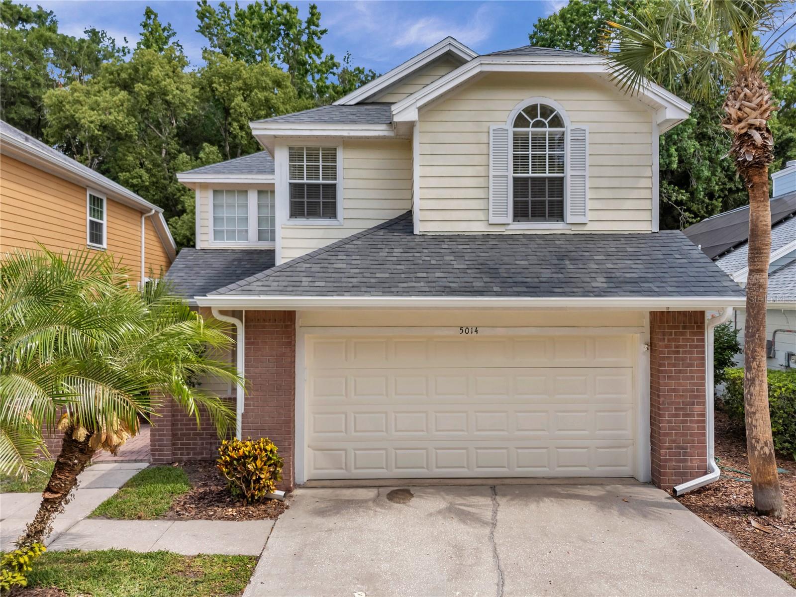For Rent - Zone for A-rated Chiles Elementary and Liberty Middle digital academy. All the bedrooms are upstairs. GATED community of TAMPA PALMS – Sterling Manor. Short stroll to Publix, shops and restaurants. 3-bedrooms, 2.5-baths, 2-car garage home. LAWN cut is included, so sit back and relax. Open floor plan. As you step into the grand foyer, you’ll find the dining and living rooms. Granite countertops are found throughout. Tile and engineered wood flooring. No carpet in the house. Stainless steel appliances. A washer and dryer are conveniently located in an alcove. Screened lanai with a private conservation woods view, perfect for relaxing outdoors. A half bath on the first floor adds convenience. </P>
All three bedrooms and two full bathrooms are located on the second floor. The owner's suite includes a granite countertop vanity with his-and-her sinks, walk-in closet, a second closet, a separate shower, and a bathtub. Remodeled bathrooms. Ceiling fans and upgraded fixtures are installed throughout the home. Conveniently located in the heart of New Tampa, with easy access to excellent top-rated schools, including Chiles Elementary School, Liberty Middle Business Digital Academy. Schools may have gifted programs, magnet, International Baccalaureate IB, and charter school options. Enjoy the convenience of walking or biking to Publix, Bealls outlet, pizza shop, restaurants, stores, parks. Tampa Palms community offers a clubhouse, a community pool, pickle ball court, tennis court, playgrounds, basketball courts, and nature park. Short drive to major amenities. Nearby University of South Florida, Advent Health Hospital, Haley Veterans Hospital, Moffitt Cancer Center, Lowe’s, Home Depot, movie theaters, and major employers like USAA, DTCC, Citigroup, MetLife, T-Mobile, and Syniverse. Easy access to Aldi, Costco, BJs, Lotte Market, Taaza Mart, Tampa Premium Outlets, and Wiregrass Mall. Ask me for the video tour weblink and schedule your showing today!