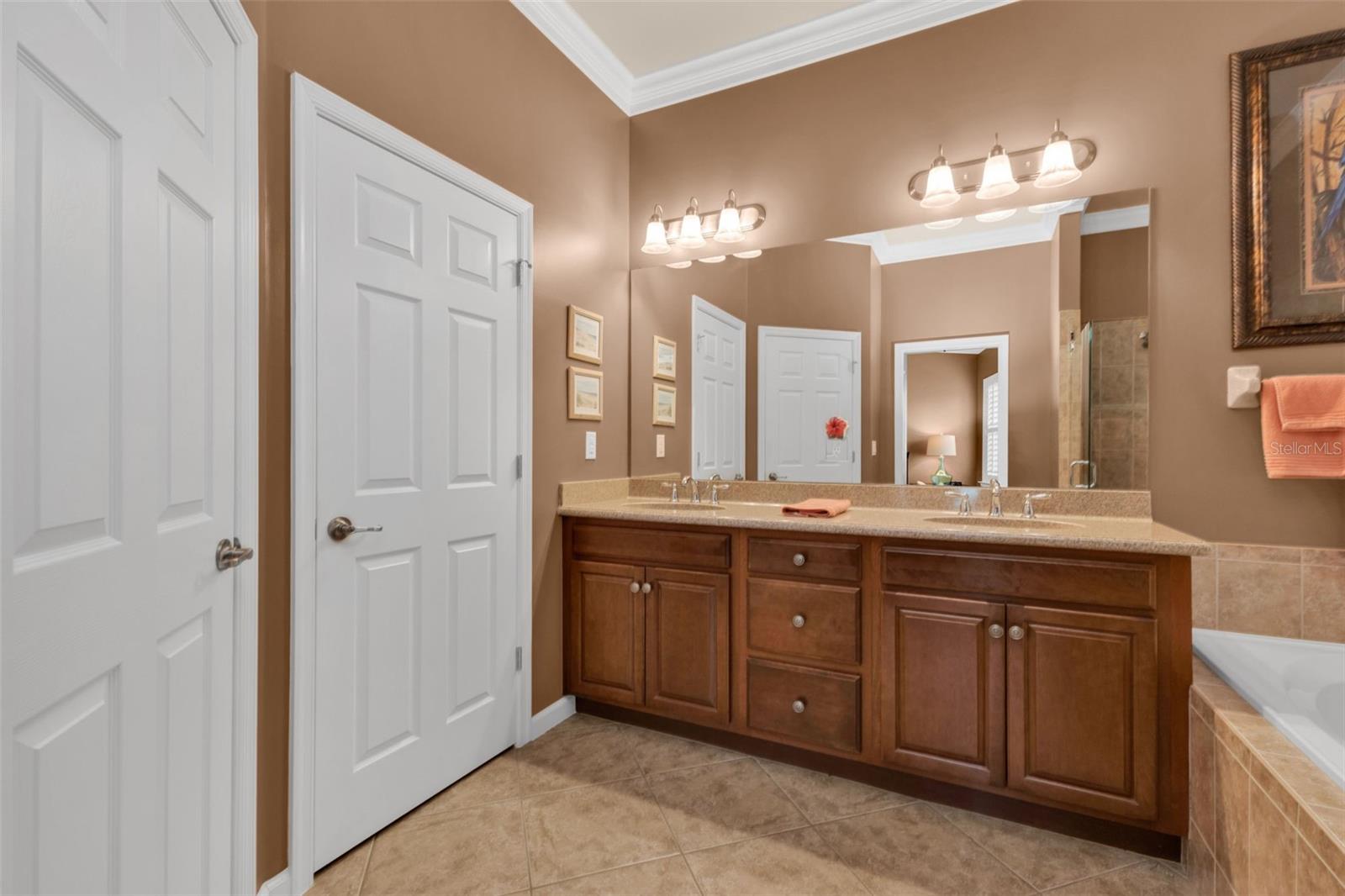 RIVERWOOD - Residential