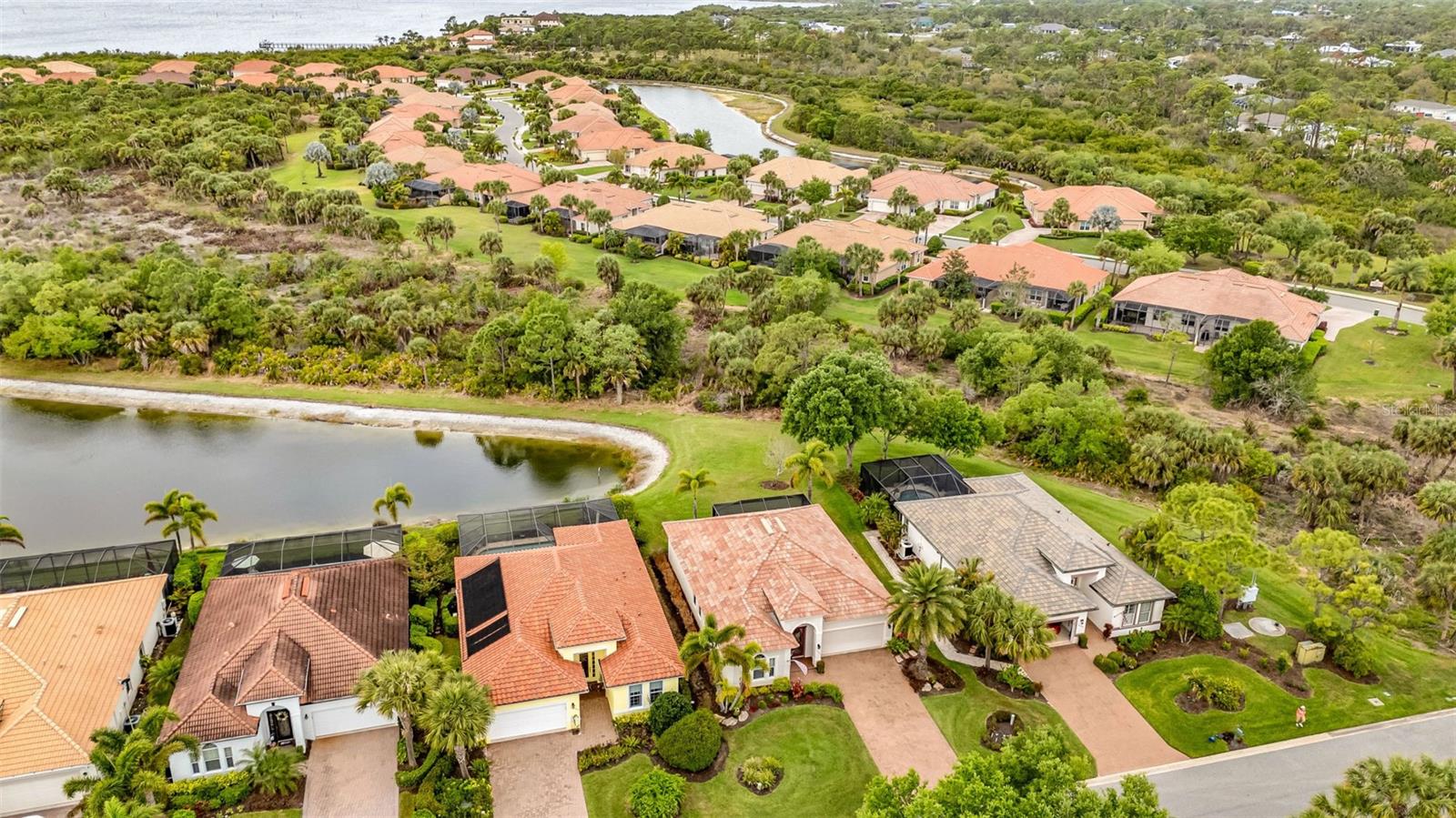 RIVERWOOD - Residential