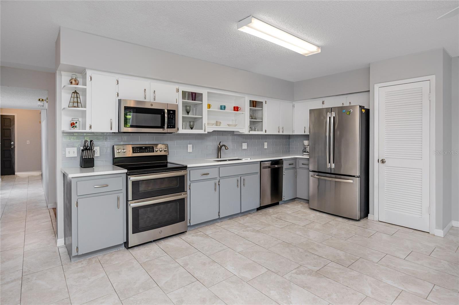 2229 AMERICUS BOULEVARD W 25