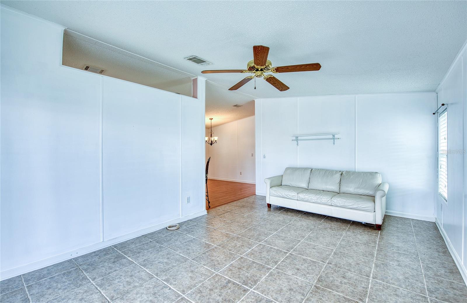 82 PELICAN DRIVE N