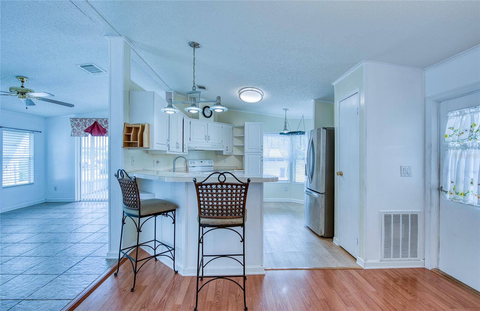 82 PELICAN DRIVE N