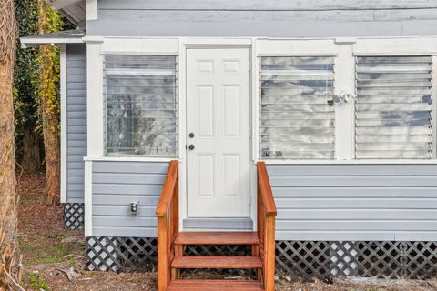 A home in DELAND