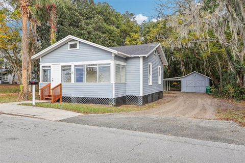 A home in DELAND