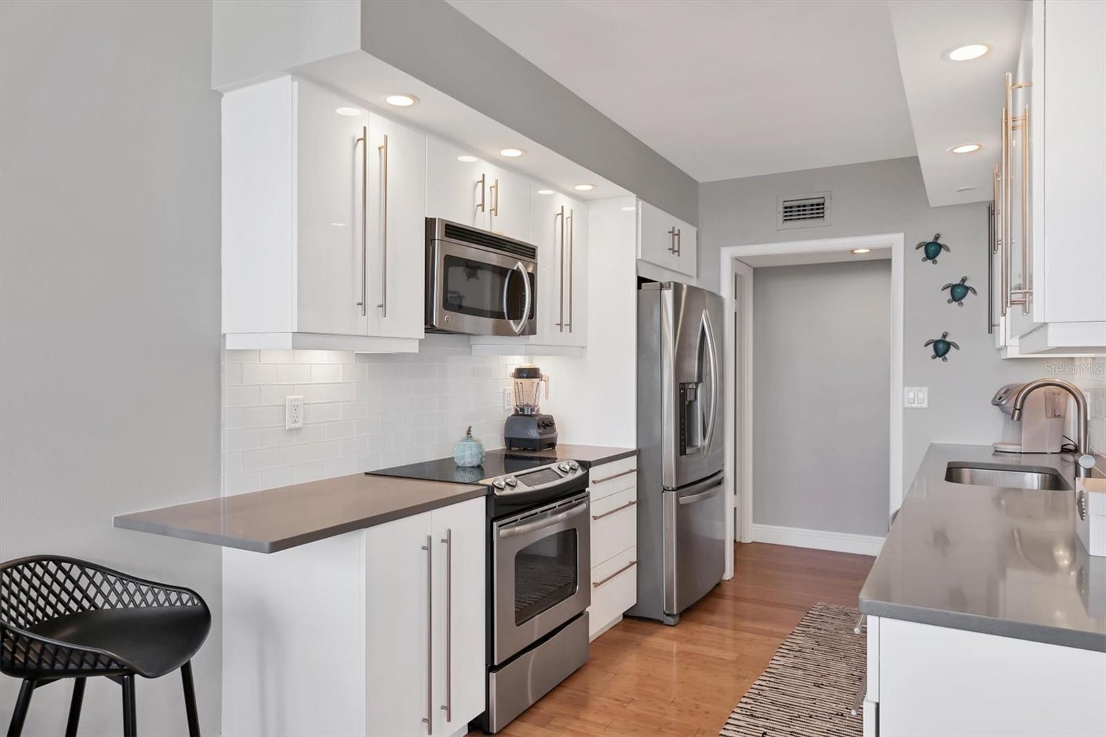 PRIVATEER SOUTH - Residential