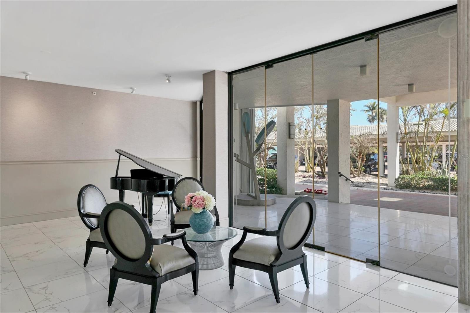 PRIVATEER SOUTH - Residential