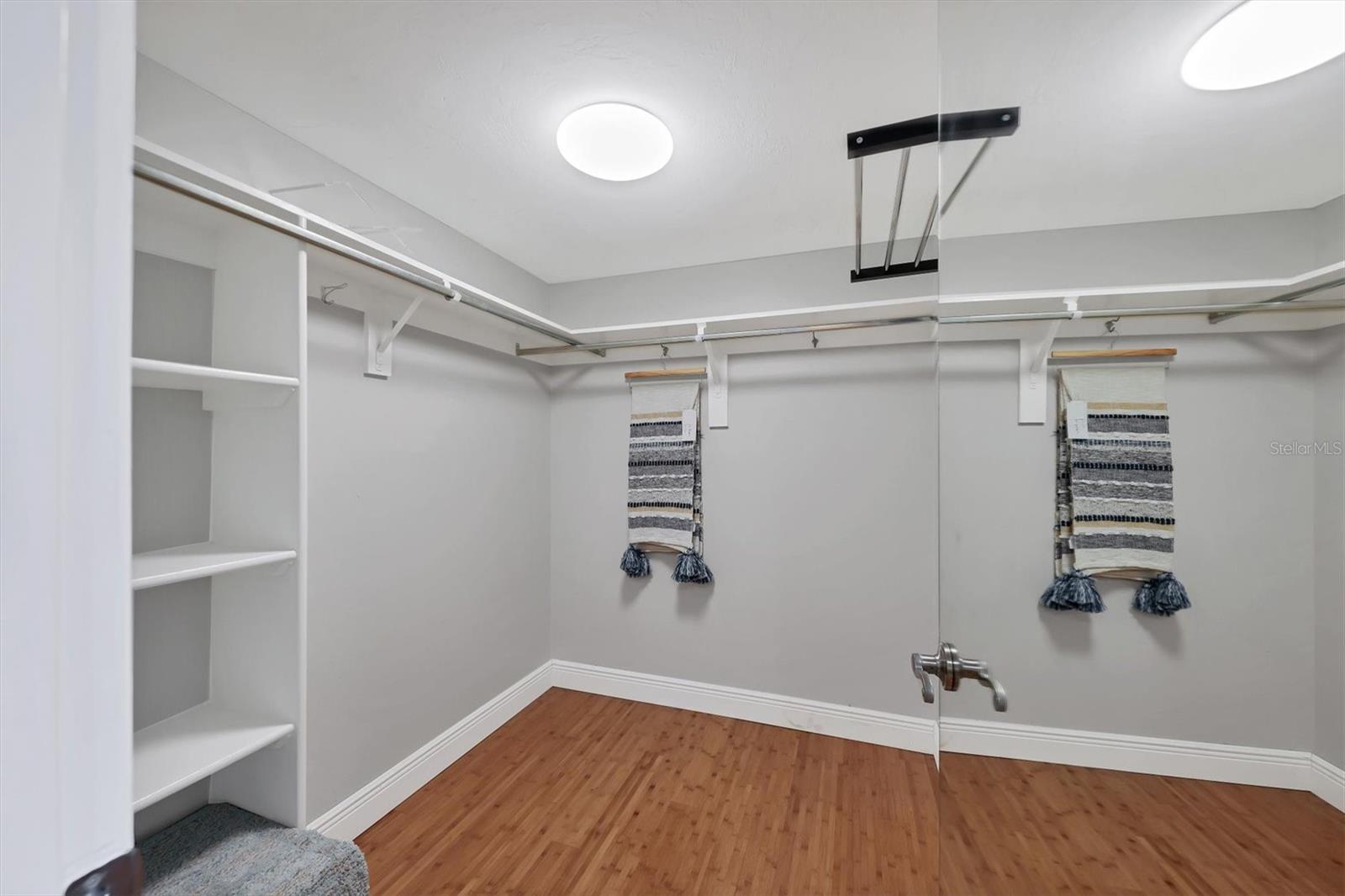 PRIVATEER SOUTH - Residential