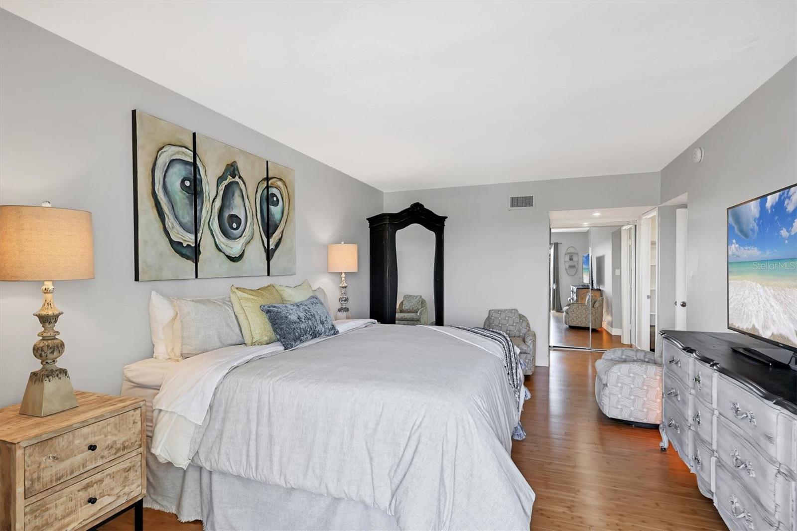 PRIVATEER SOUTH - Residential