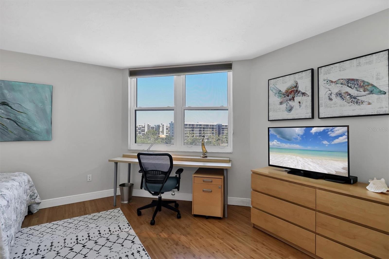 PRIVATEER SOUTH - Residential