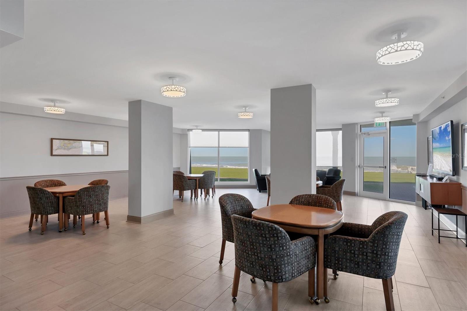 PRIVATEER SOUTH - Residential