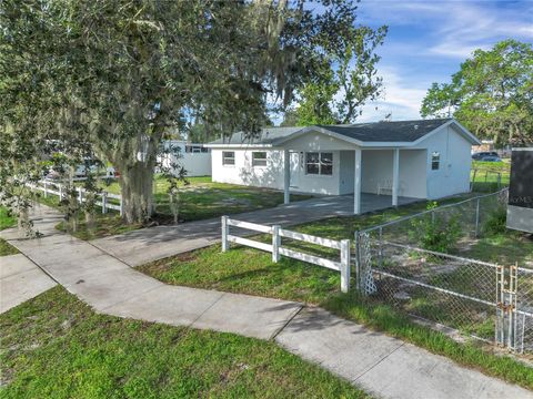 Photo of 739 Ellerbe Way, Lakeland, FL 33801 (MLS # P4936458)