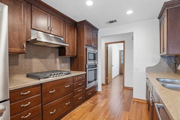 WEYBRIDGE WOODS - Residential