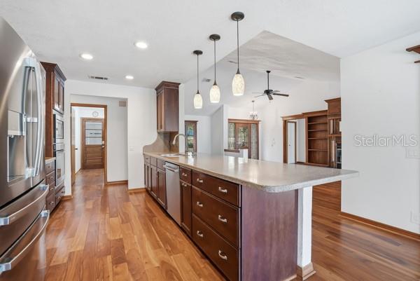 WEYBRIDGE WOODS - Residential