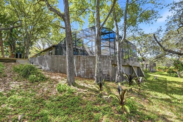 WEYBRIDGE WOODS - Residential