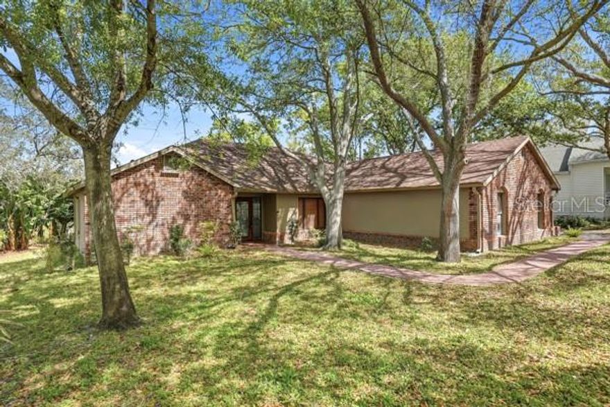 One or more photo(s) has been virtually staged. This stunning single-story executive pool home in the highly desirable Weybridge Woods Located in majestic, tree-lined Weybridge Woods—one of Dunedin’s premiere neighborhoods of unique and upscale homes. Entering through the front door, you are greeted by a SOARING WALL OF WINDOWS offering a light, bright wall of green. Views of the great room and the expansive pool, deck and Curlew Creek (alive with water birds, mullet and snook) beyond, dramatically extend your living space into YOUR OWN PRIVATE GARDEN. Come and tour this home in one of Dunedin's premiere neighborhoods of unique, on Curlew Creek. The creek is a natural tidal creek which rises and falls with the ocean tides. Never any water intrusion from storms. Home is highly elevated. Fish for Mullet and Snook or enjoy launching your Kayak, Canoe, Stand Up Paddle Board and travel out to the inter-coastal. The house is located in the golf cart zone to easily access downtown and other points around the city. Enjoy playing golf right in the neighborhood at the Dunedin Golf Club, a Donald Ross Course and former home of the PGA, just completing a multi-million dollar renovation and now Open for play with a new restaurant in the main Clubhouse. Honeymoon and Caladesi Islands are just a few minutes away, along with the 39 mile long Pinellas Bicycle Trail at the exit of the neighborhood. Ride to Historic downtown Dunedin and enjoy over 39 restaurants, 9 breweries, the Dunedin History Museum, shops, ice cream venues, the marina, the TD Baseball Stadium (home to the Toronto Blue Jays), waterfront Edgewater Drive promenade overlooking St Joseph Sound along with the Fenway Hotel with roof top bar, the Farmer's market, many events throughout the year including sailing & boat racing on the Sound & in the Gulf. Dunedin boosts some of the best schools in Pinellas County, both public and private. Dunedin has it all!
Hop over to Caladesi Island State Park and Honeymoon Island for a day at the beach and great shelling.