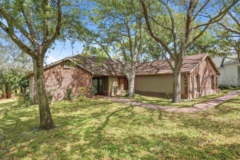 Photo of 1212 Weybridge Lane, Dunedin, FL 34698 (MLS # TB8491733)