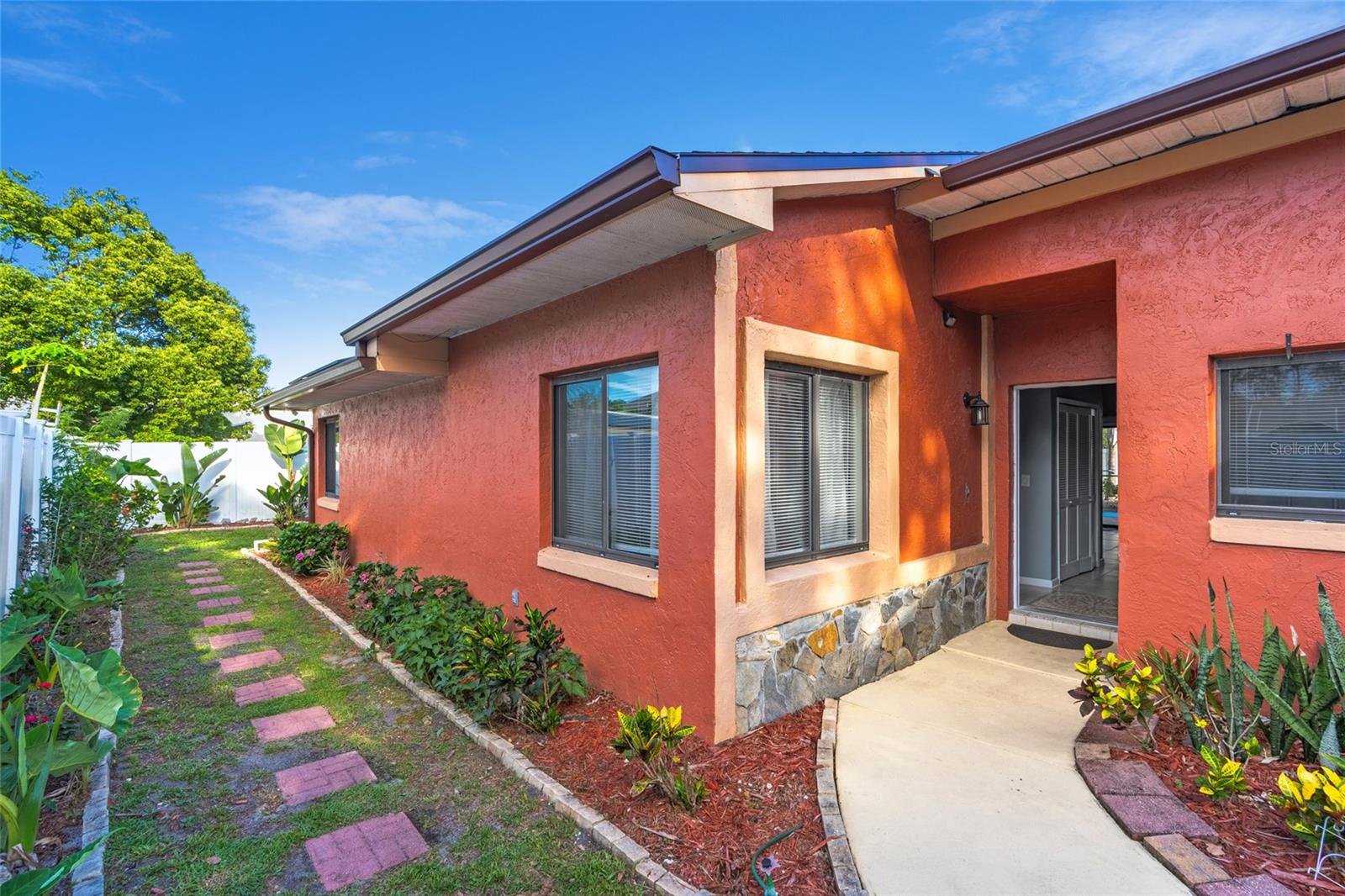 50 WOODFIELD DR