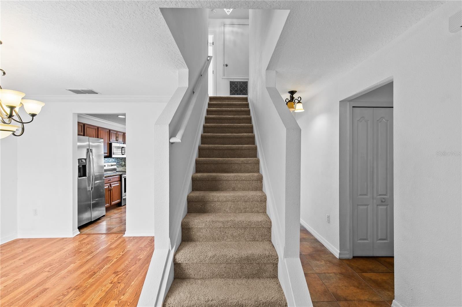 8830 ISLA BELLA DRIVE