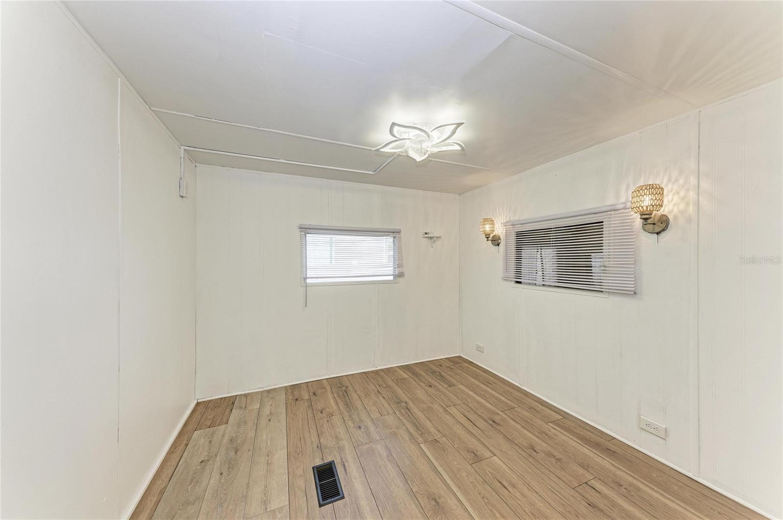 FAIR LANE ACRES SECOND ADD - Residential