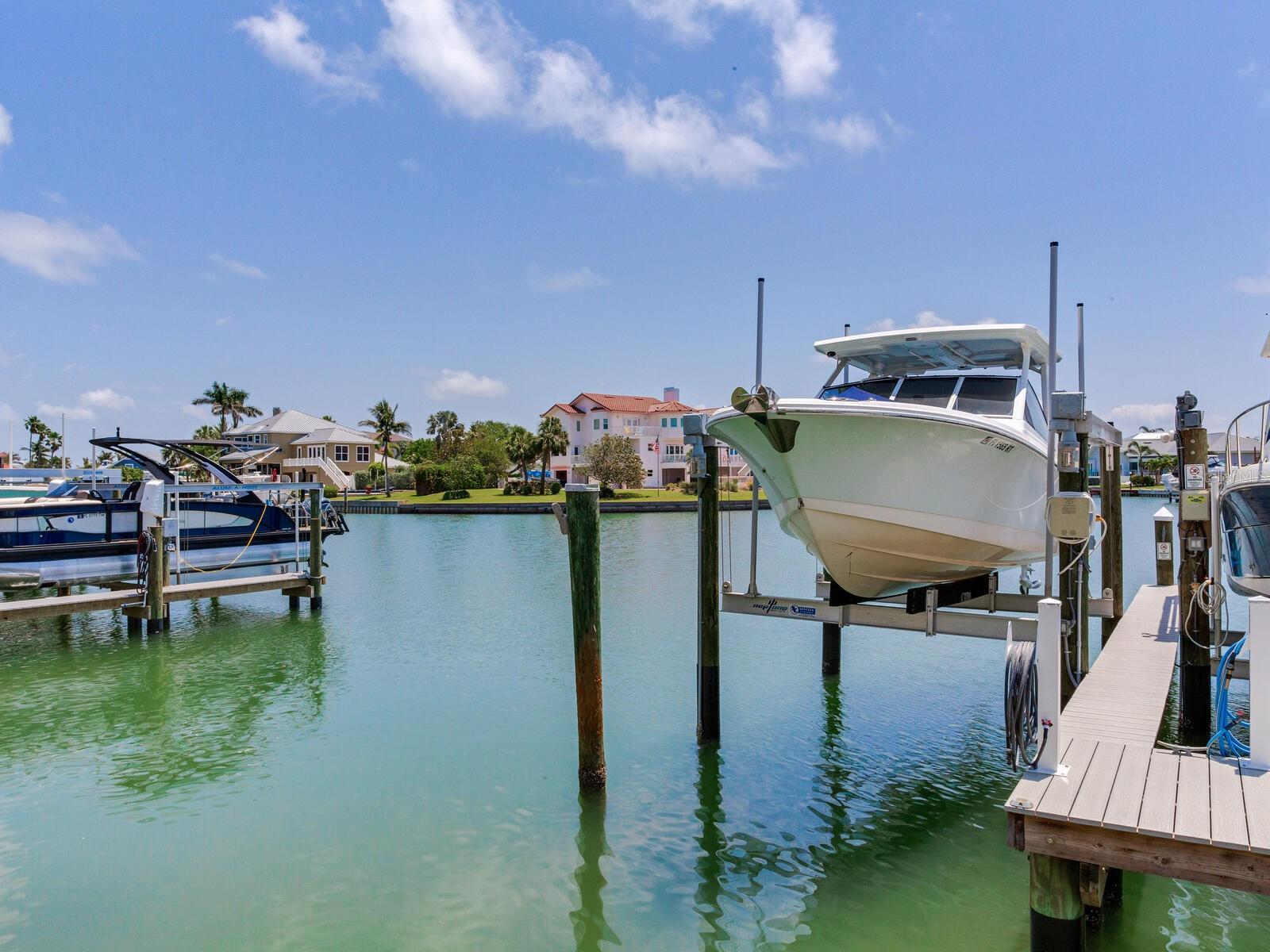 521 PINELLAS BAYWAY S 301
