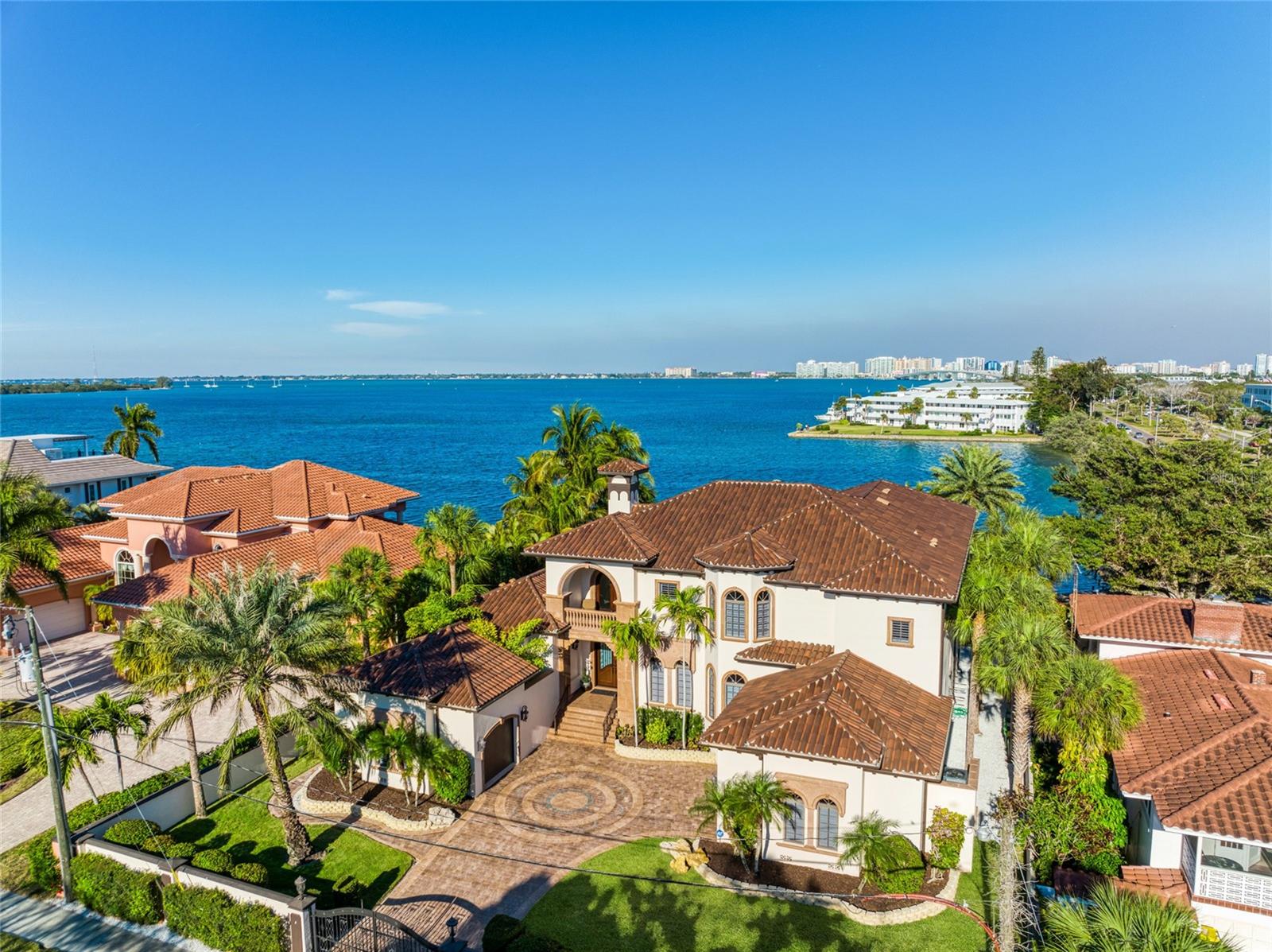 14 N WASHINGTON DRIVE