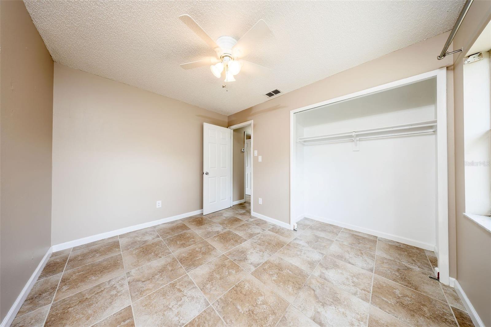 TWIN LAKE FOREST - Residential