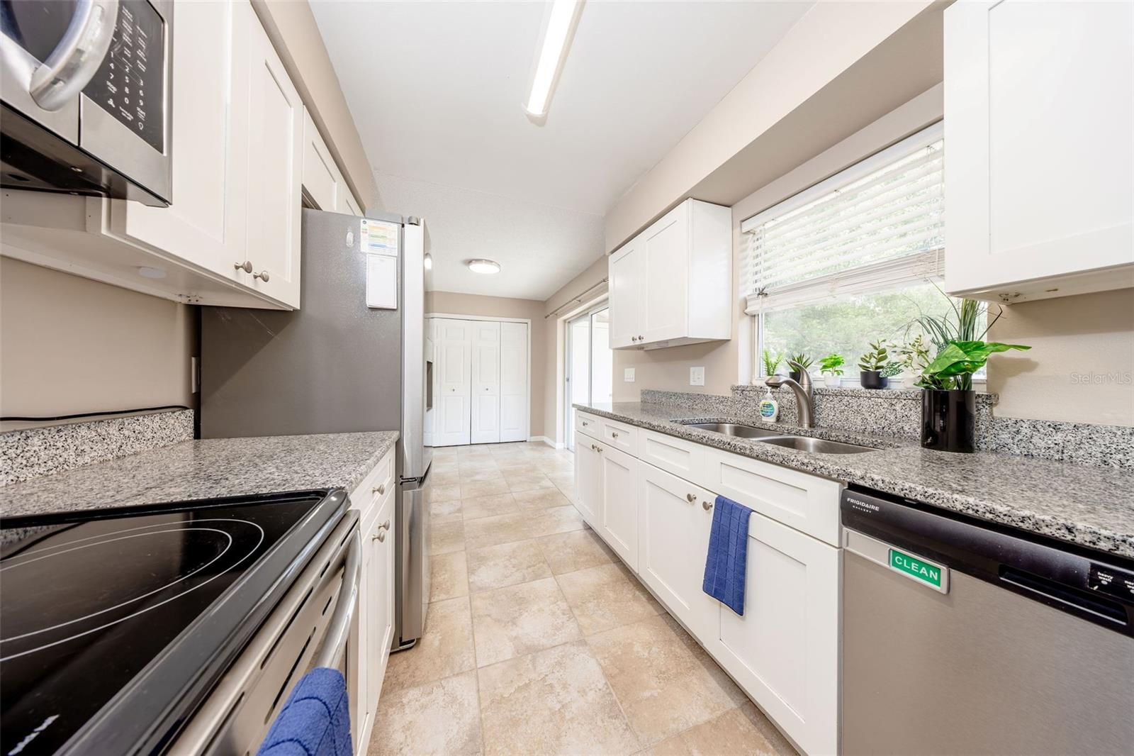 TWIN LAKE FOREST - Residential