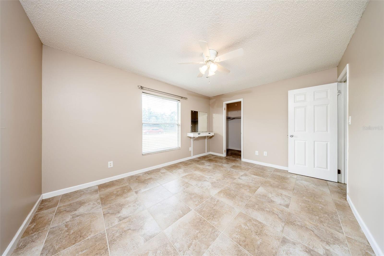 TWIN LAKE FOREST - Residential