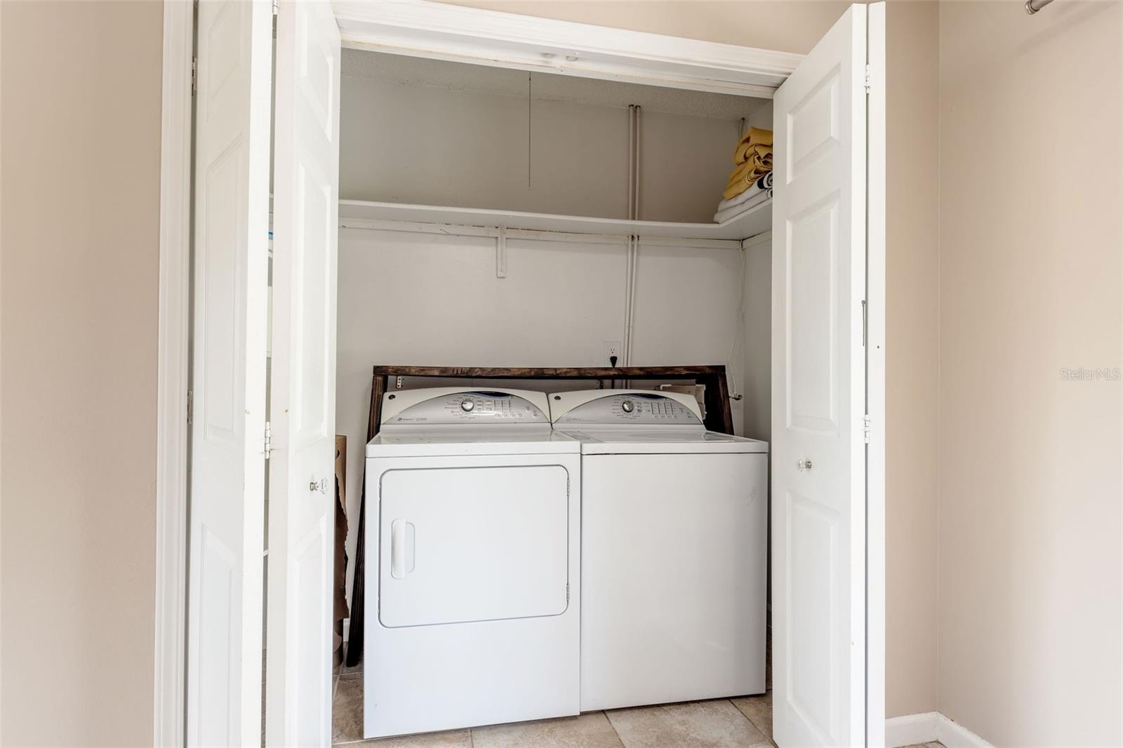 TWIN LAKE FOREST - Residential