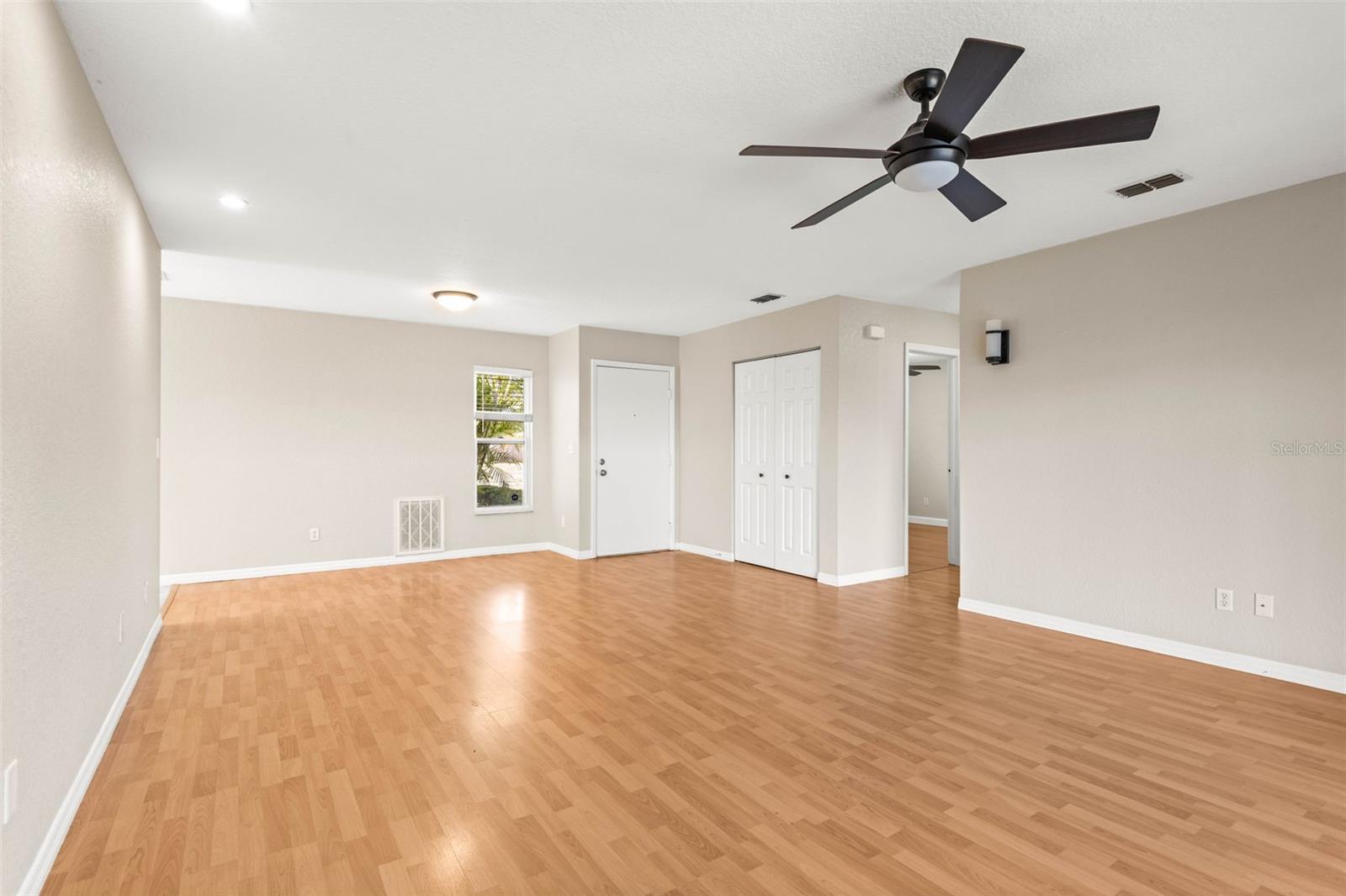 1913 PEPPERTREE DRIVE