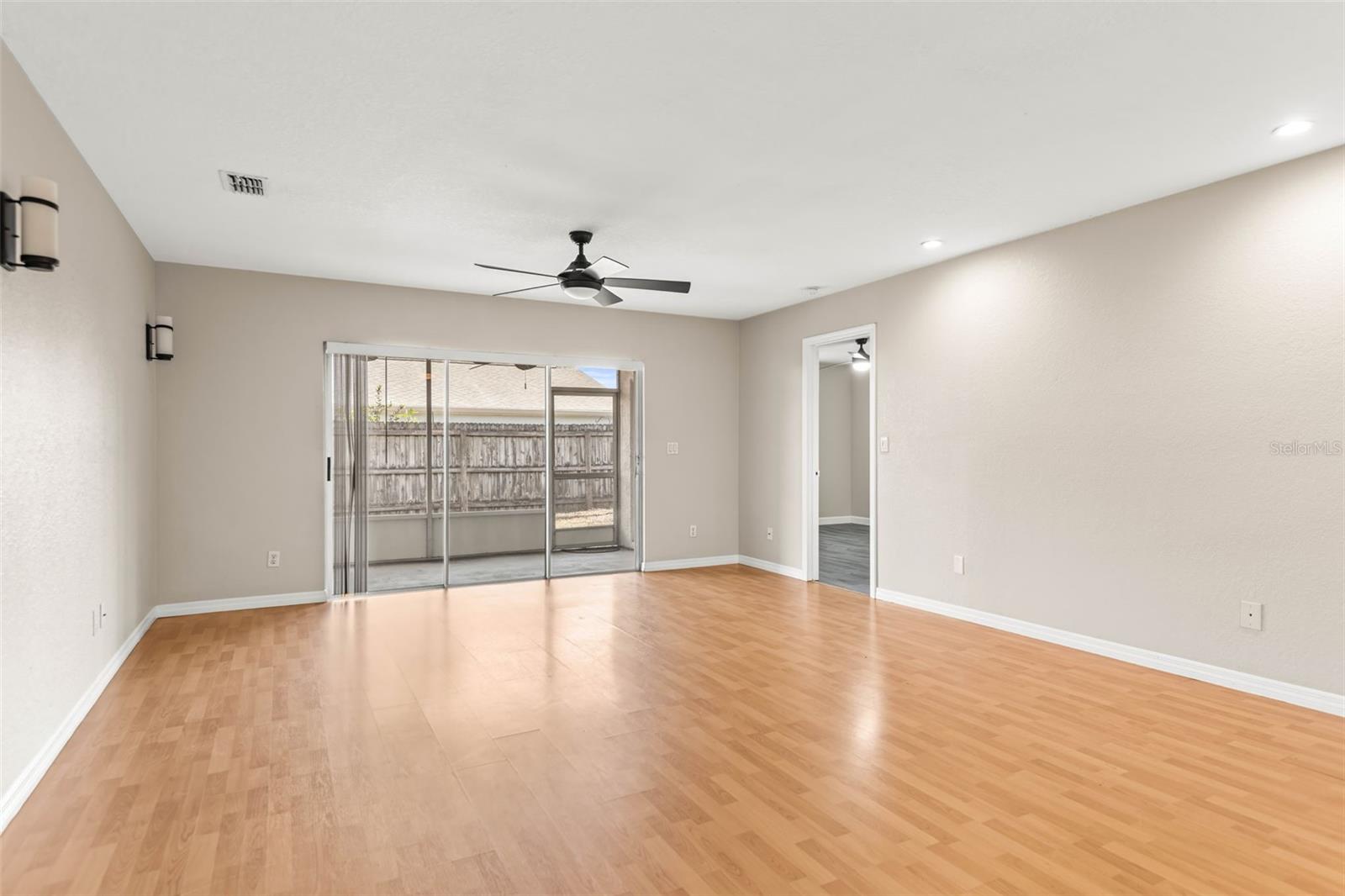 1913 PEPPERTREE DRIVE