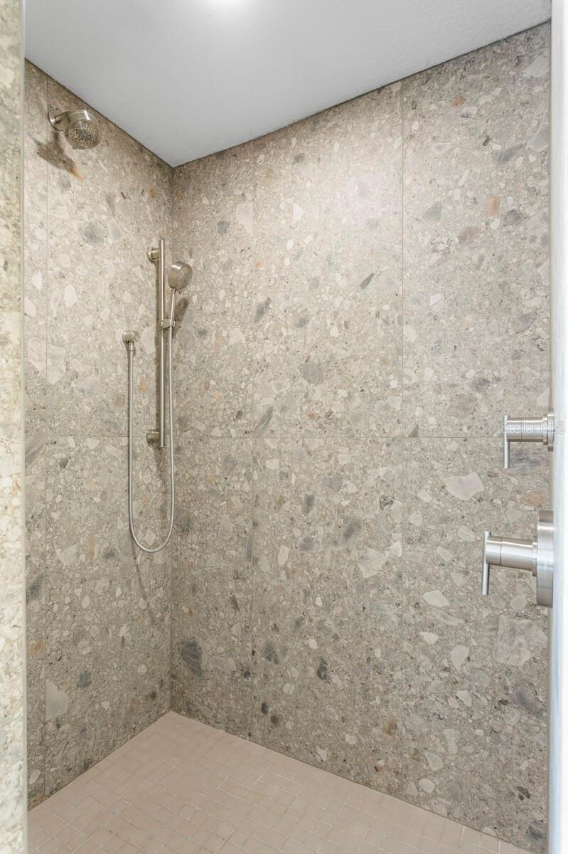 BROADWATER - Residential