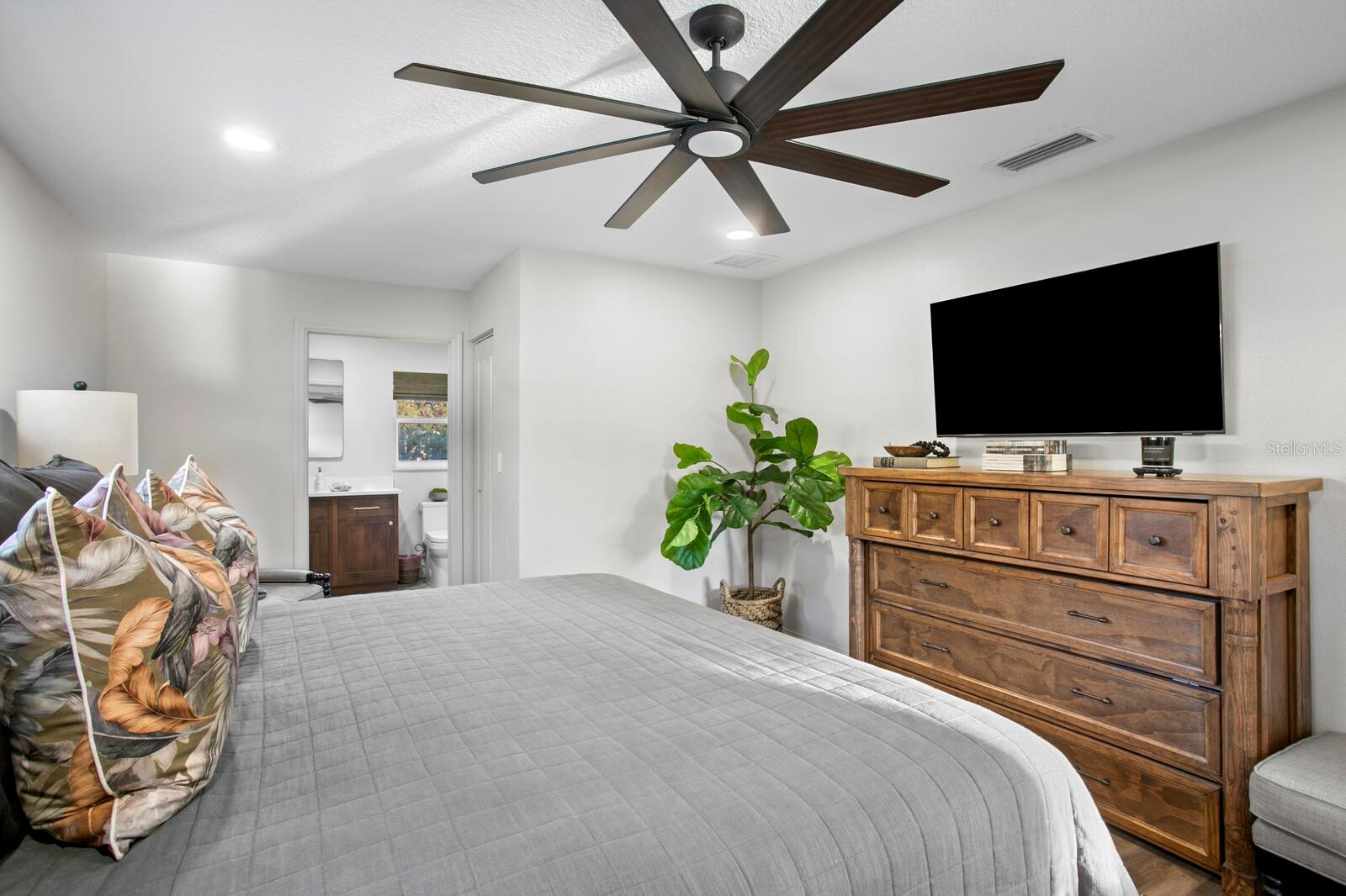 BROADWATER - Residential