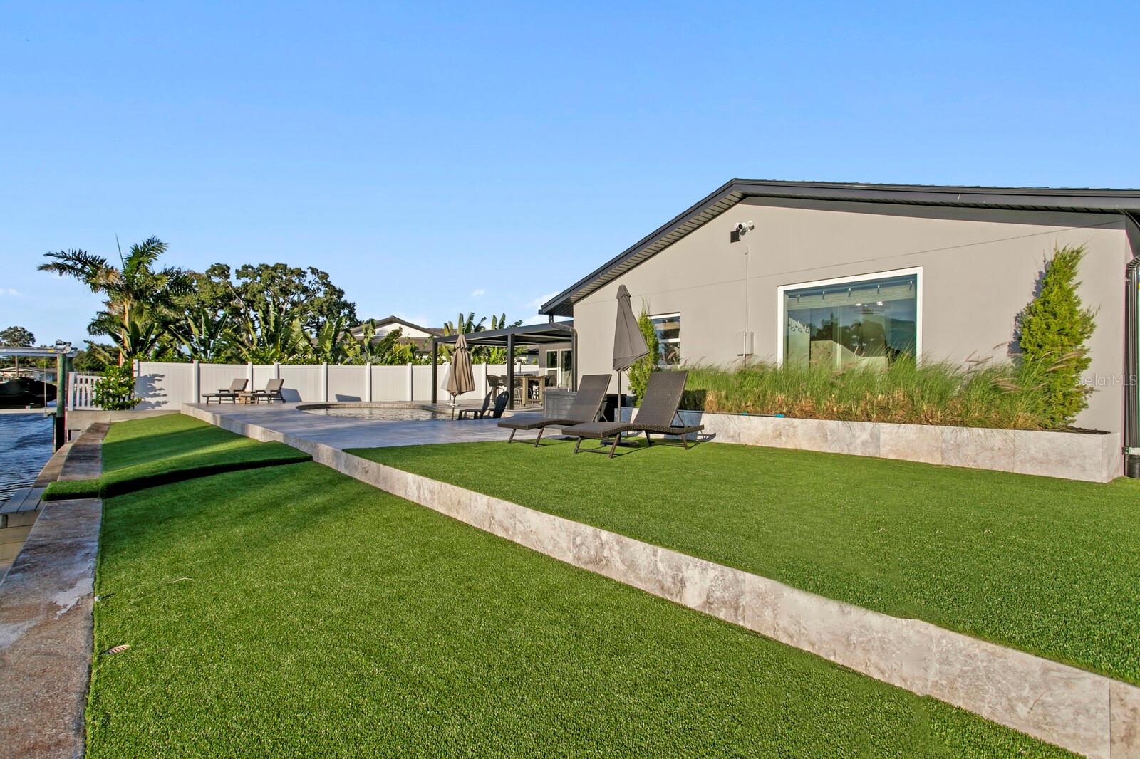 BROADWATER - Residential