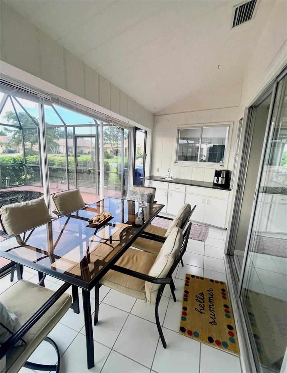 EAST VILLAGE MODEL CENTER - Residential