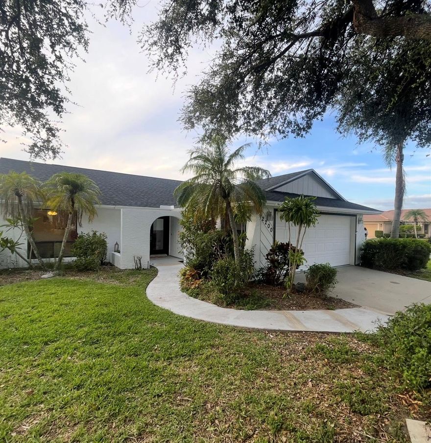 Beautiful 2 bedroom, 2 bath home situated on a spacious corner lot in a Great neighborhood. This home features high ceilings and a lovely screened lanai with outdoor wet bar, perfect for relaxing or entertaining.
Enjoy the updated kitchen with granite countertops and new cabinets, along with new appliances ; refrigerator, oven, and microwave. 
Recent upgrades: A new roof 2025 and new AC 2025. The property also includes a well for irrigation.
Located in a desirable community offering a pool, tennis courts and fitness center, all with a low monthly HOA. 
Just minutes from Venice Beach and historic downtown Venice.