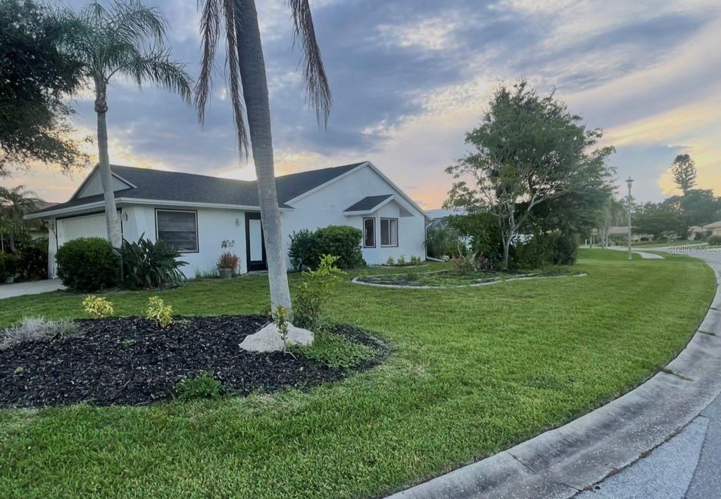 Photo of 2200 E Village Court, Venice, FL 34293 (MLS # A4667411)