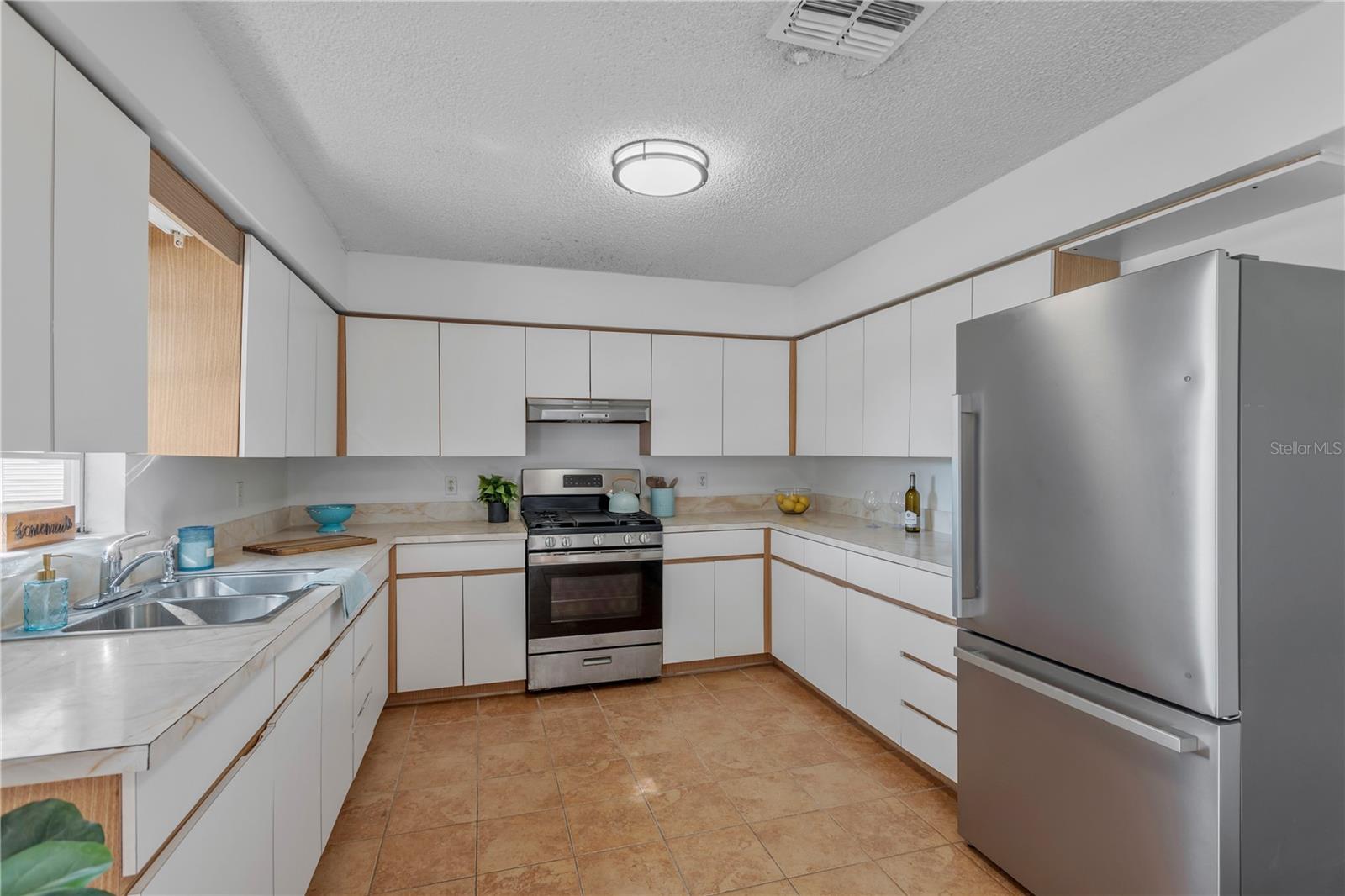 BROWN & WILSONS - Residential