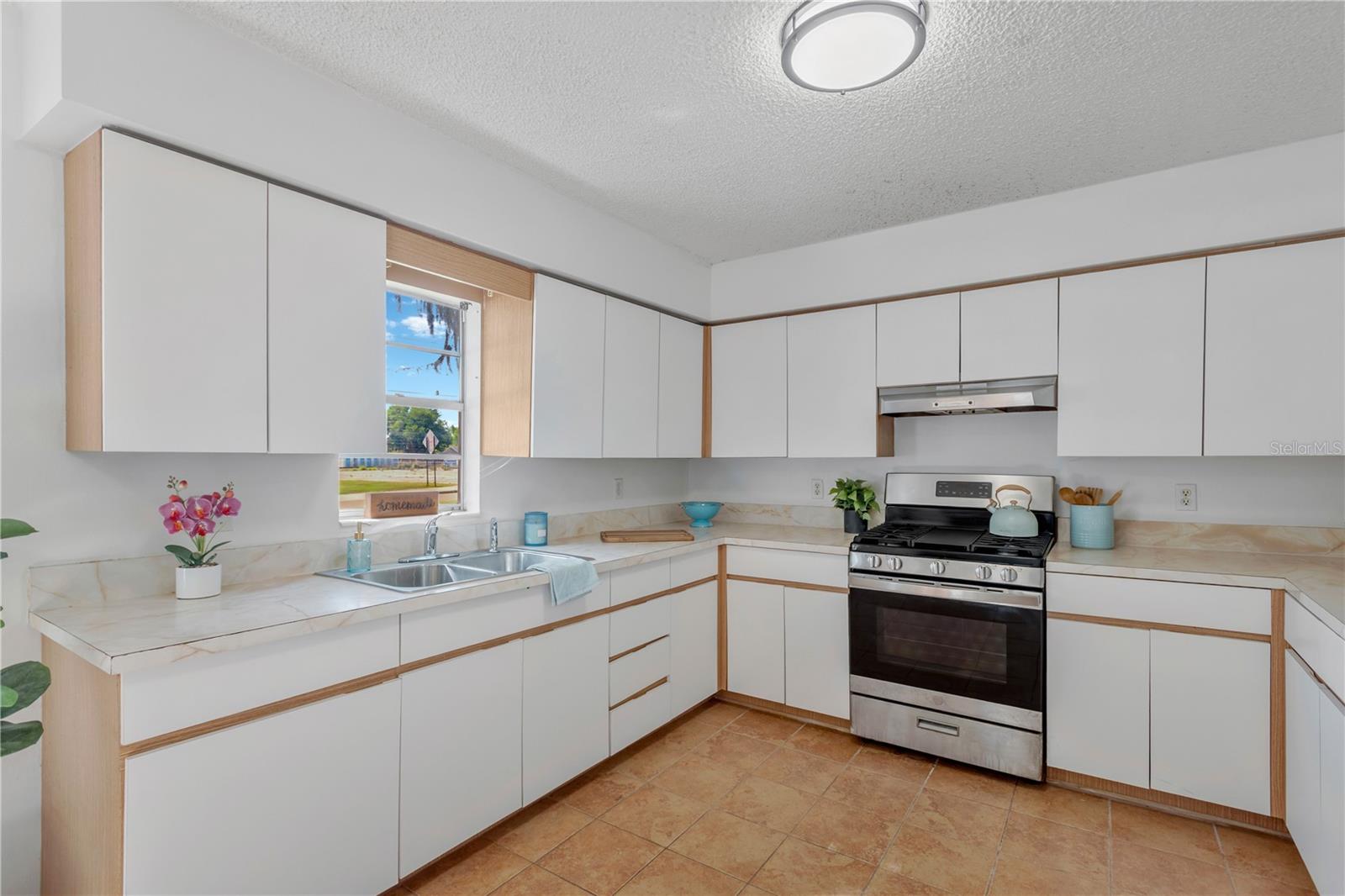 BROWN & WILSONS - Residential