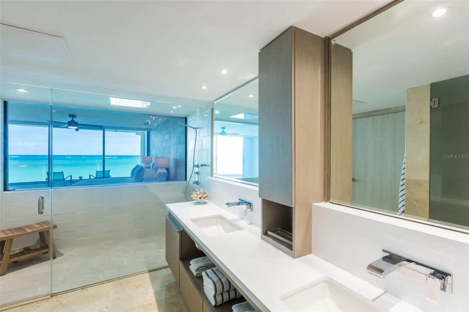 AZURE BEACH - Residential