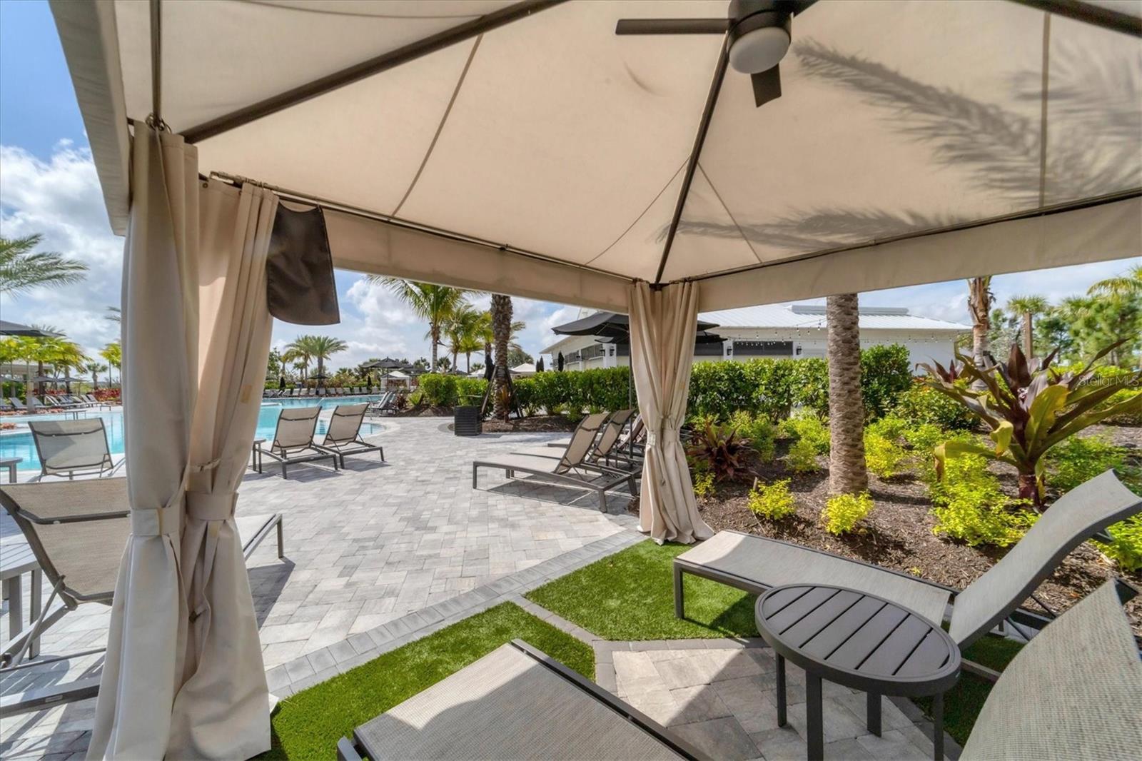 AZARIO ESPLANADE - Residential