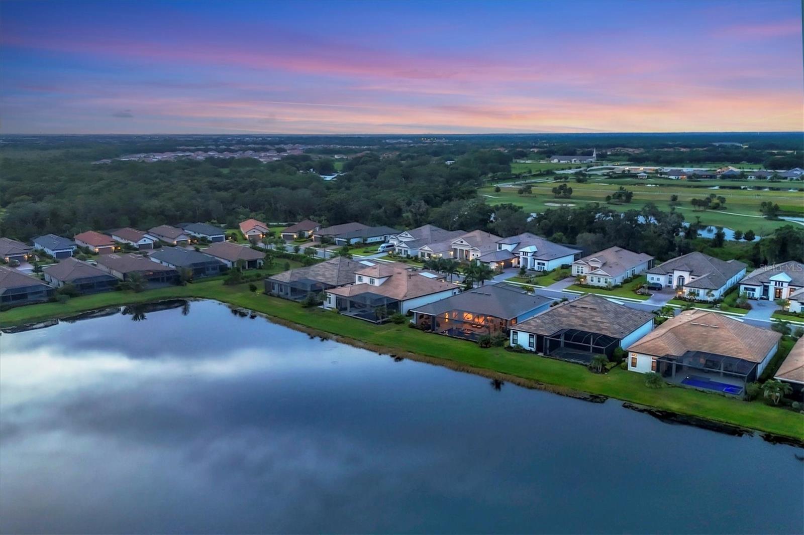 AZARIO ESPLANADE - Residential