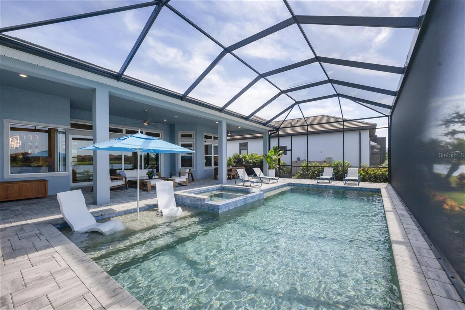 AZARIO ESPLANADE - Residential